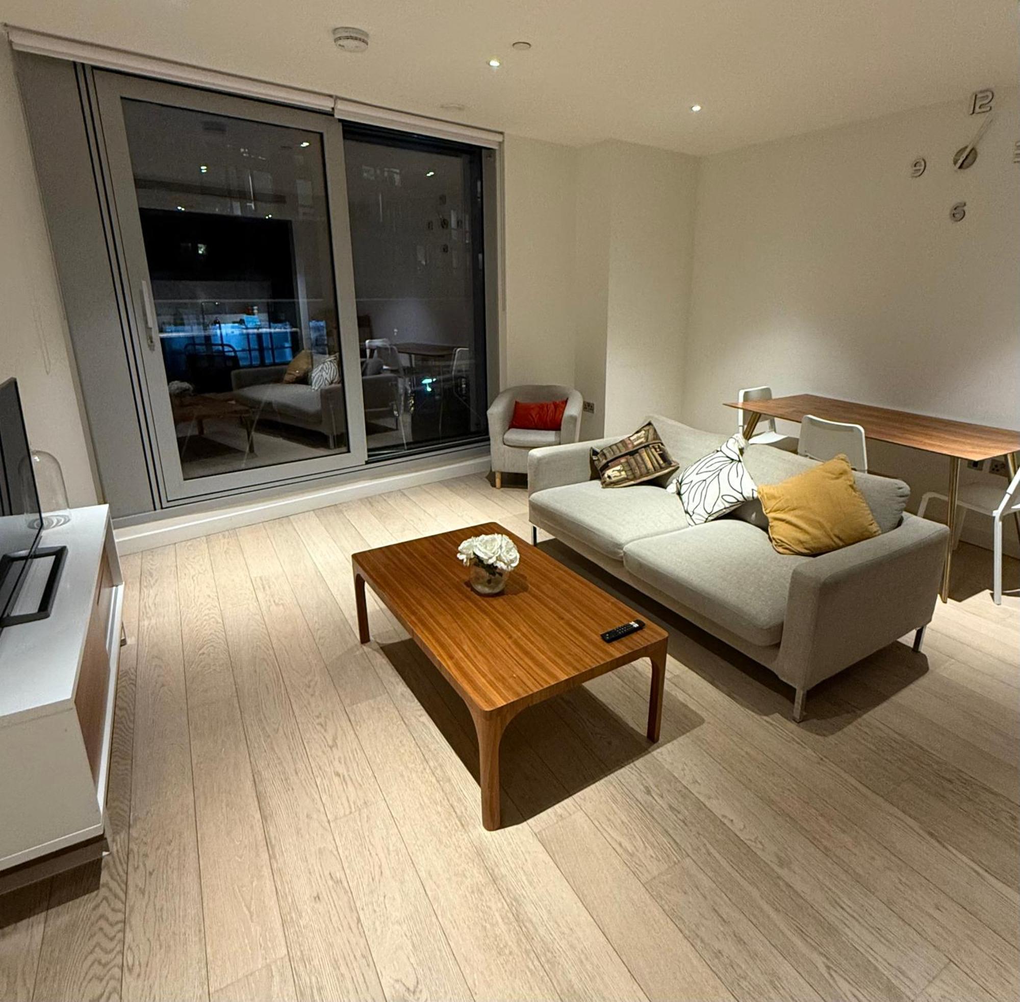 Luxury Modern 2 Bed Flat With Balcony And City View - Canary Wharf City Center London Kültér fotó